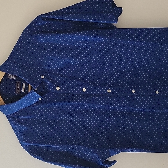 CLASSIC FIT SHIRT XL 17" - 171/2 " NECKLINE VAN HEUSEN - Picture 2 of 8